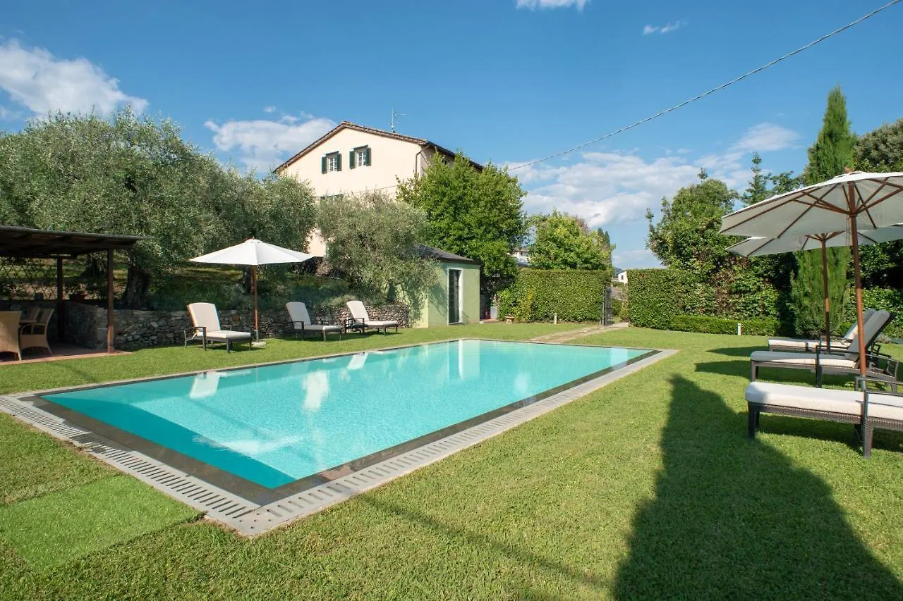 Villa Cassandori By Mmega Lucca Italy